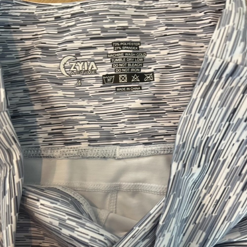 ** Zyia Leggings Womens 4 Gray Active Level Light n Tight Capri Cropped Pockets - Picture 7 of 11